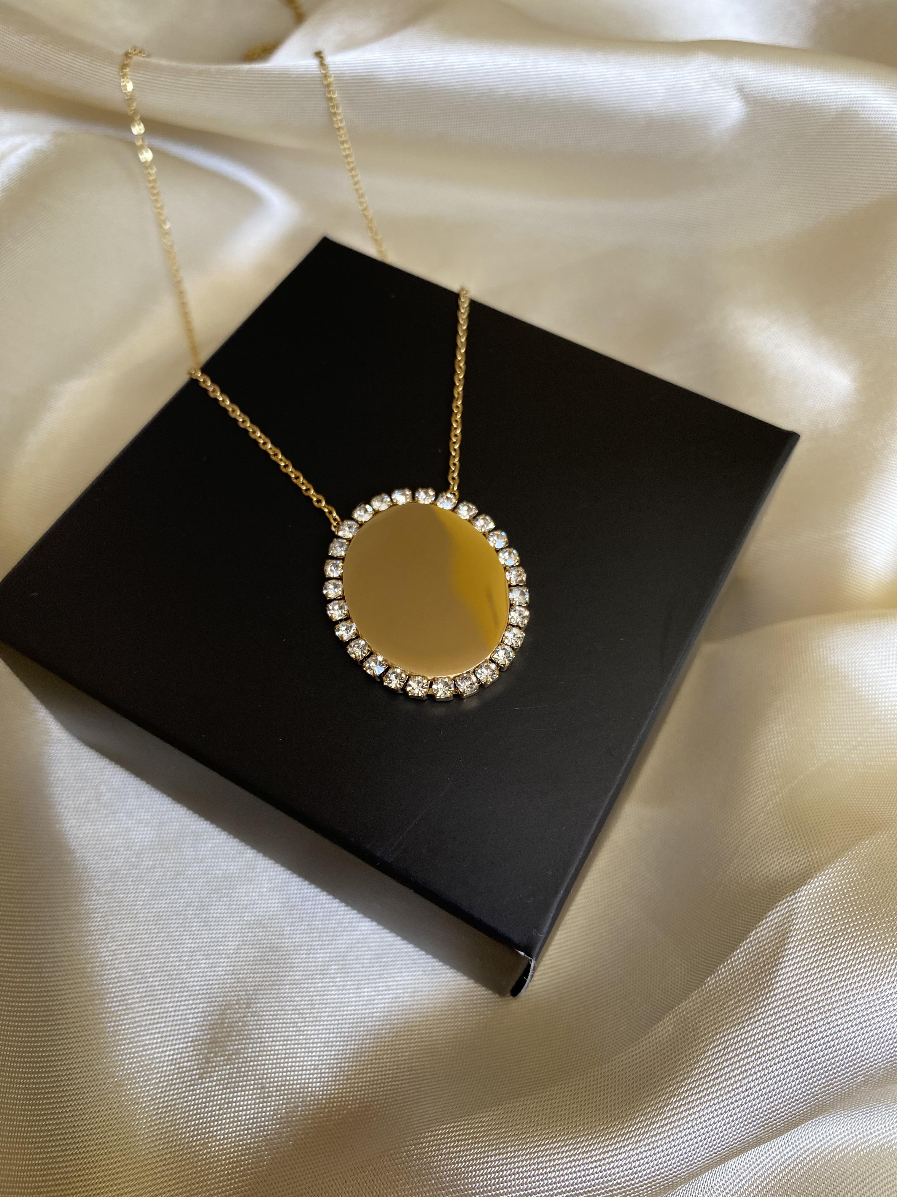 Oval taşlı çelik kolye