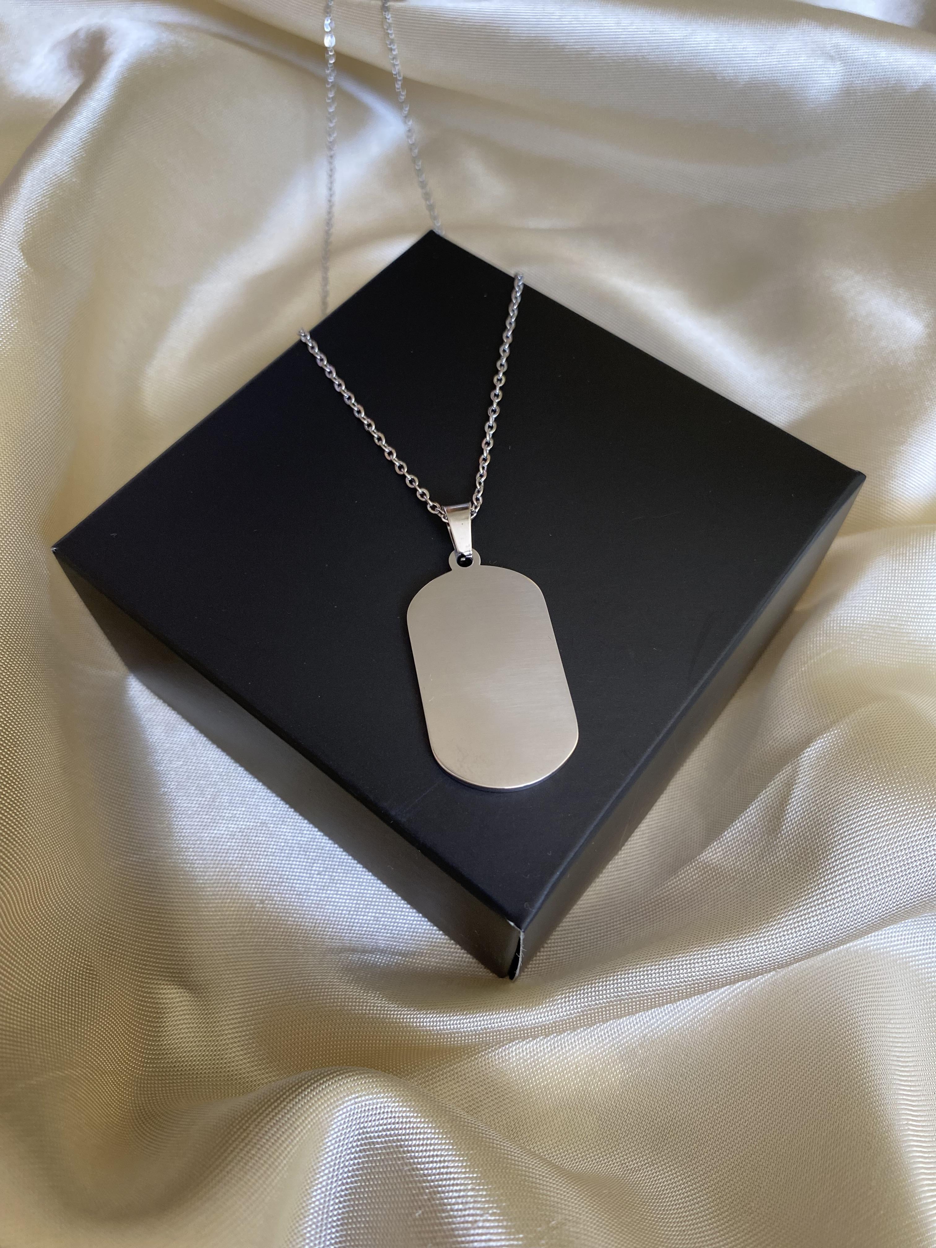 Gümüş renk Çelik kolye