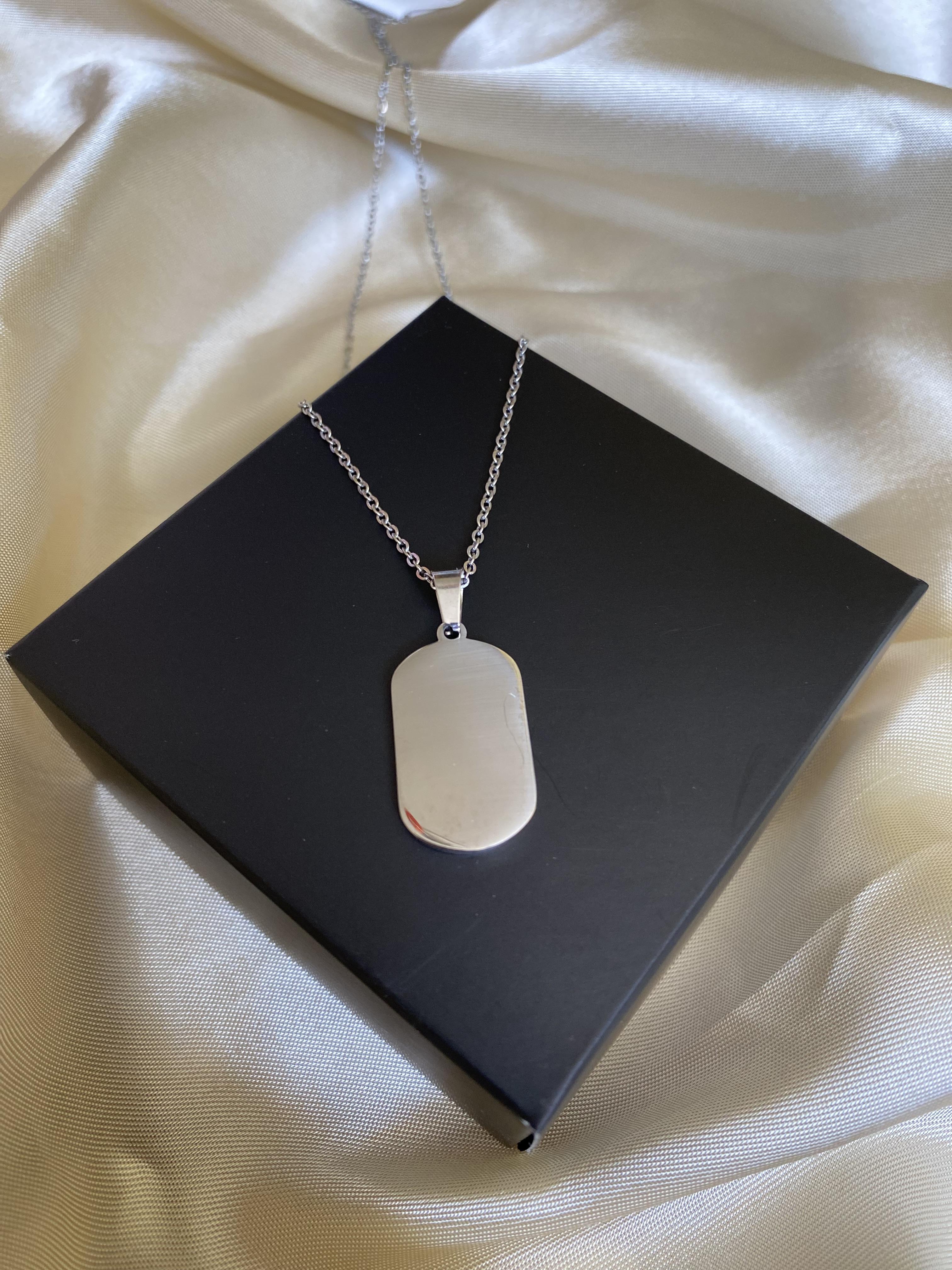 Küçük boy gümüş renk çelik kolye