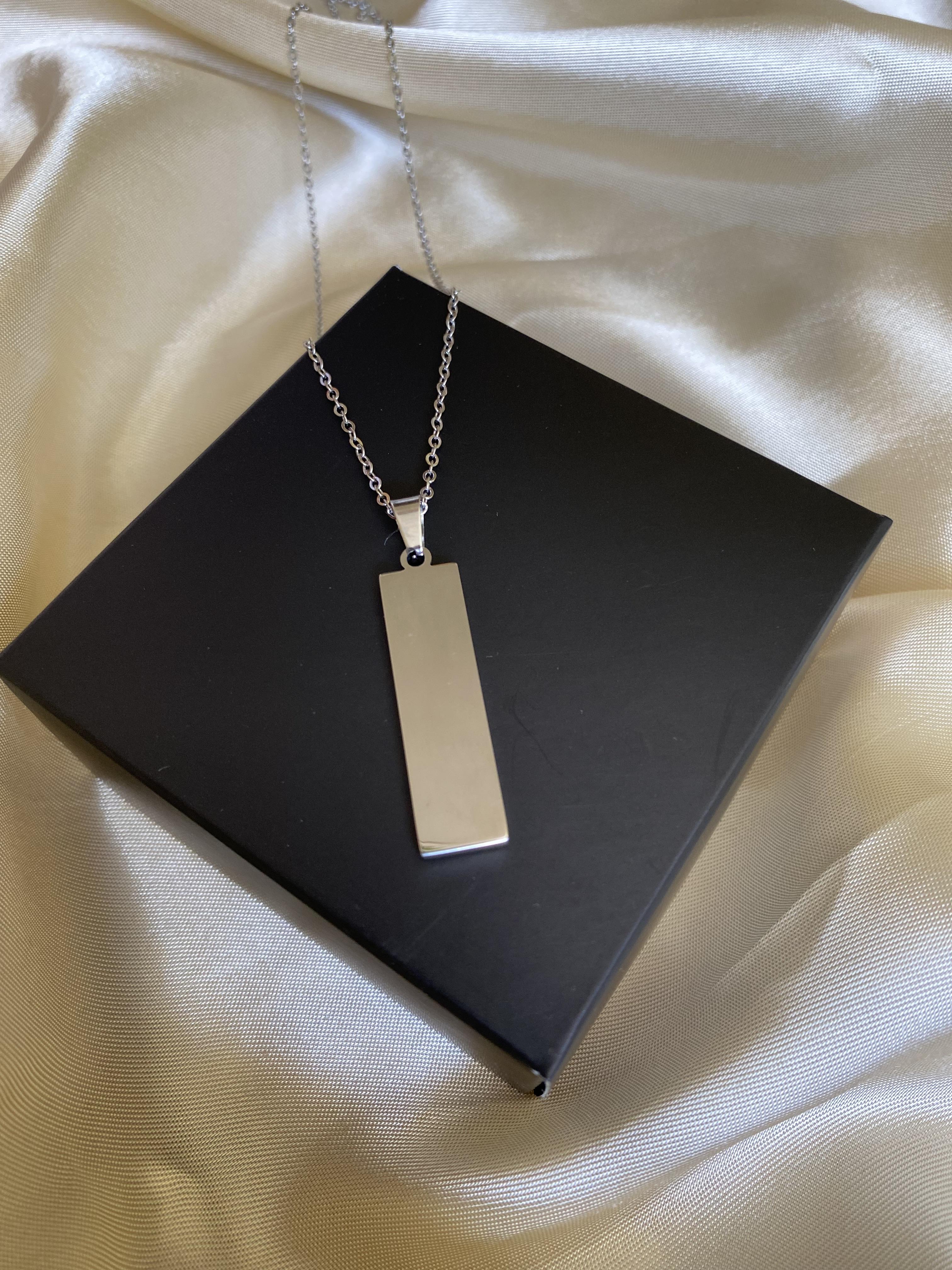 Gümüş renk çelik kolye