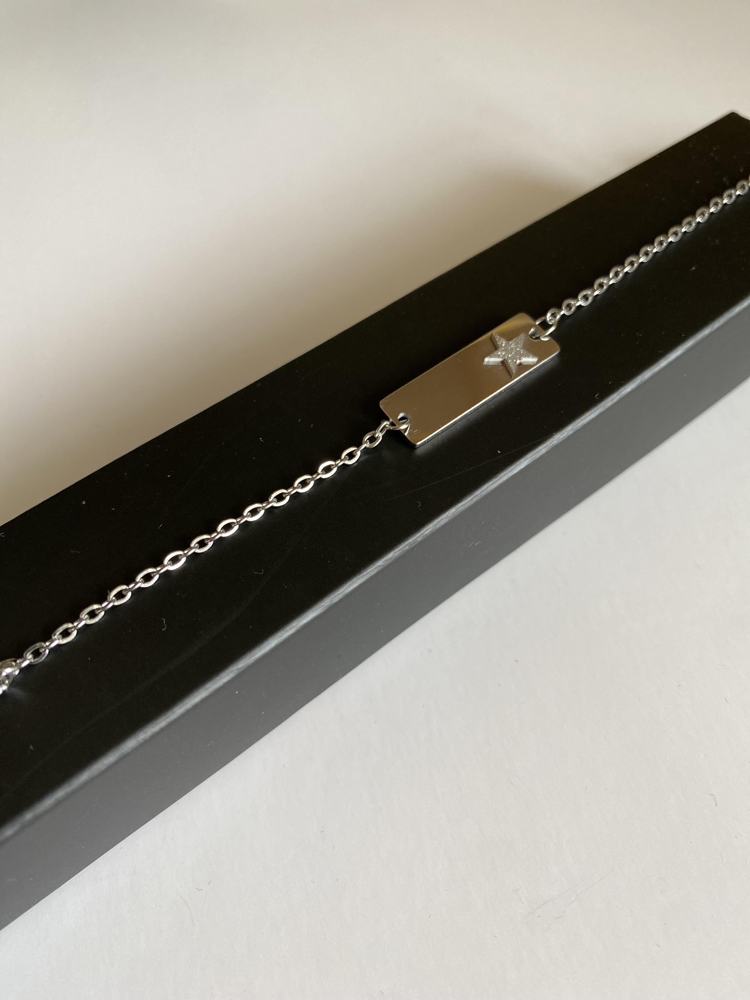 Gümüş renk bileklik