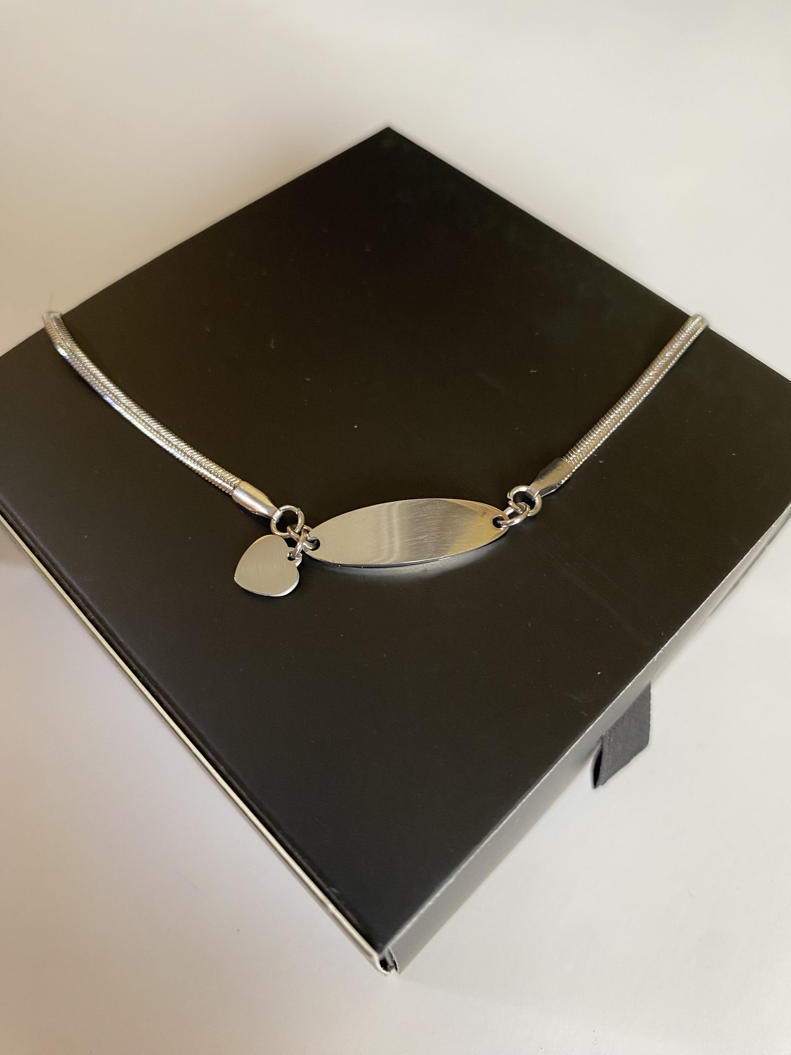 Gümüş renk çelik bileklik