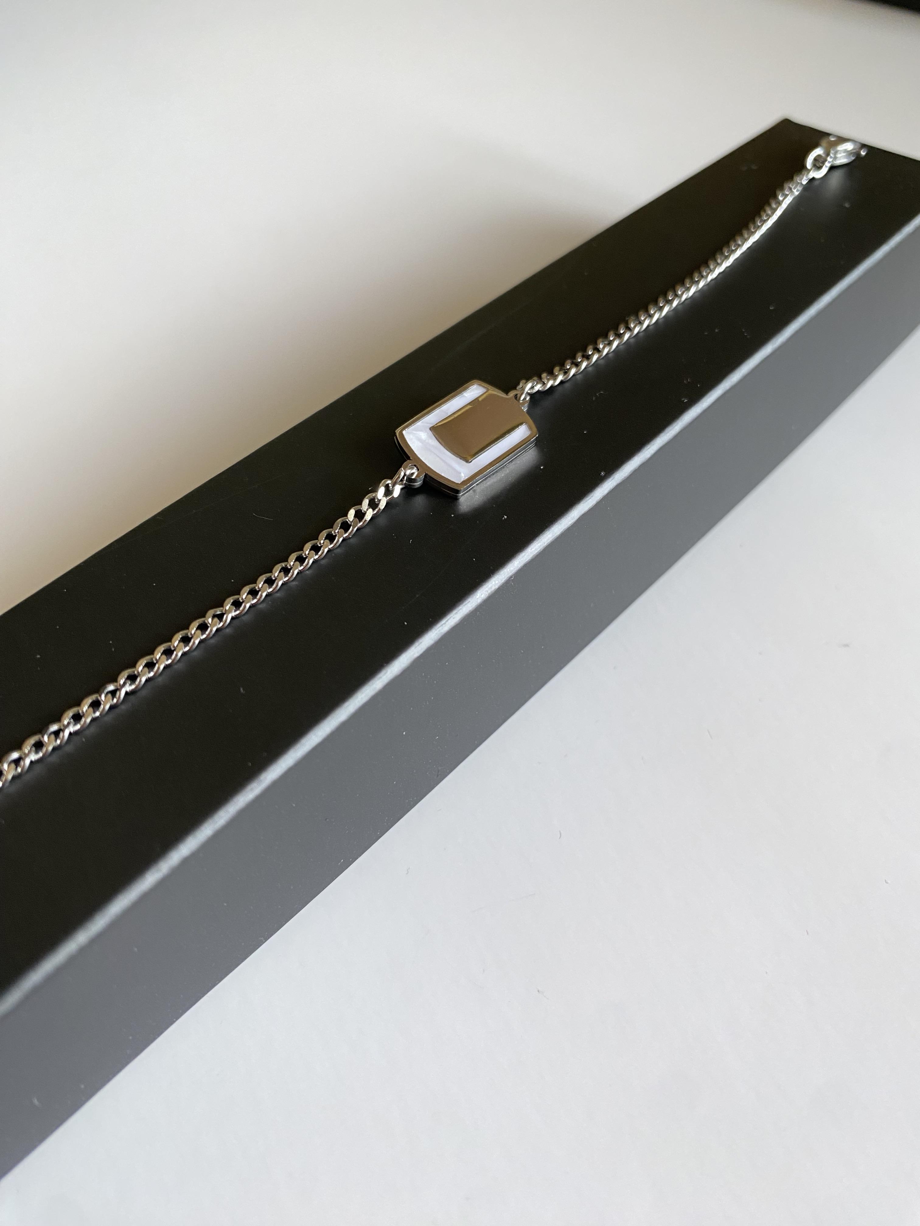 Gümüş renk çelik bileklik